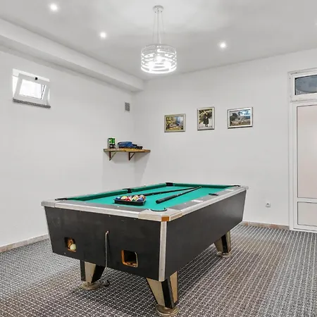 Holiday home In With Heated Swimming Pool *