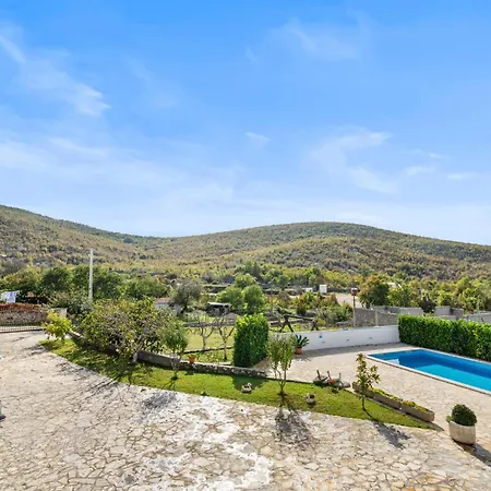 In With Heated Swimming Pool Holiday home *