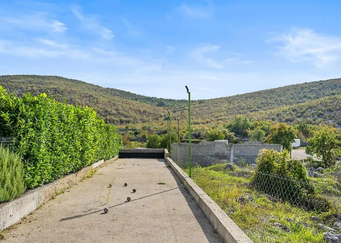 בית נופש Ana *